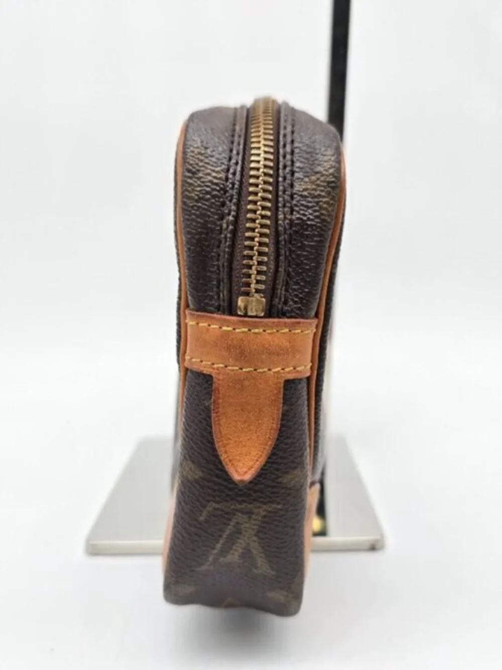 Louis Vuitton classic louis